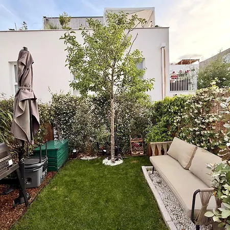 Duplex With Garden, Right Next To Paris - Metro 11 Lägenhet *